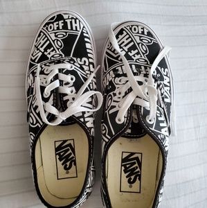 Vans "Off the Wall" Printed Lace Up Sneakers